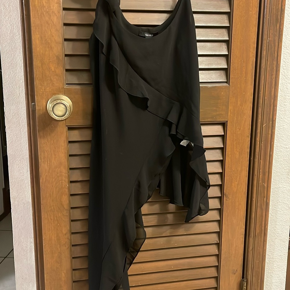 New with tags long woven cami off shoulder sleeve black dress shirt